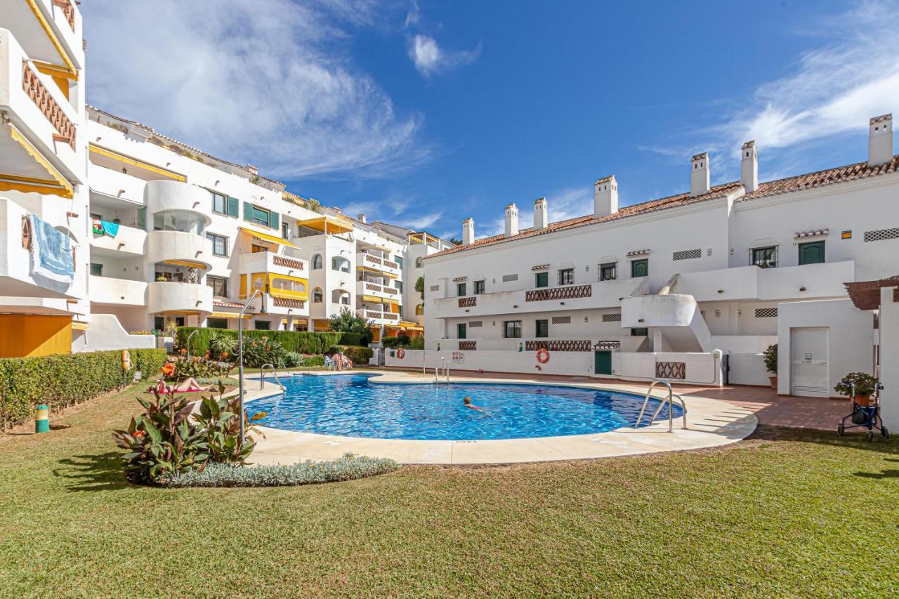 797 Holiday Rentals - Apartamento Frente Al Parque La Paloma Con Piscina เบนัลมาเดนา ภายนอก รูปภาพ